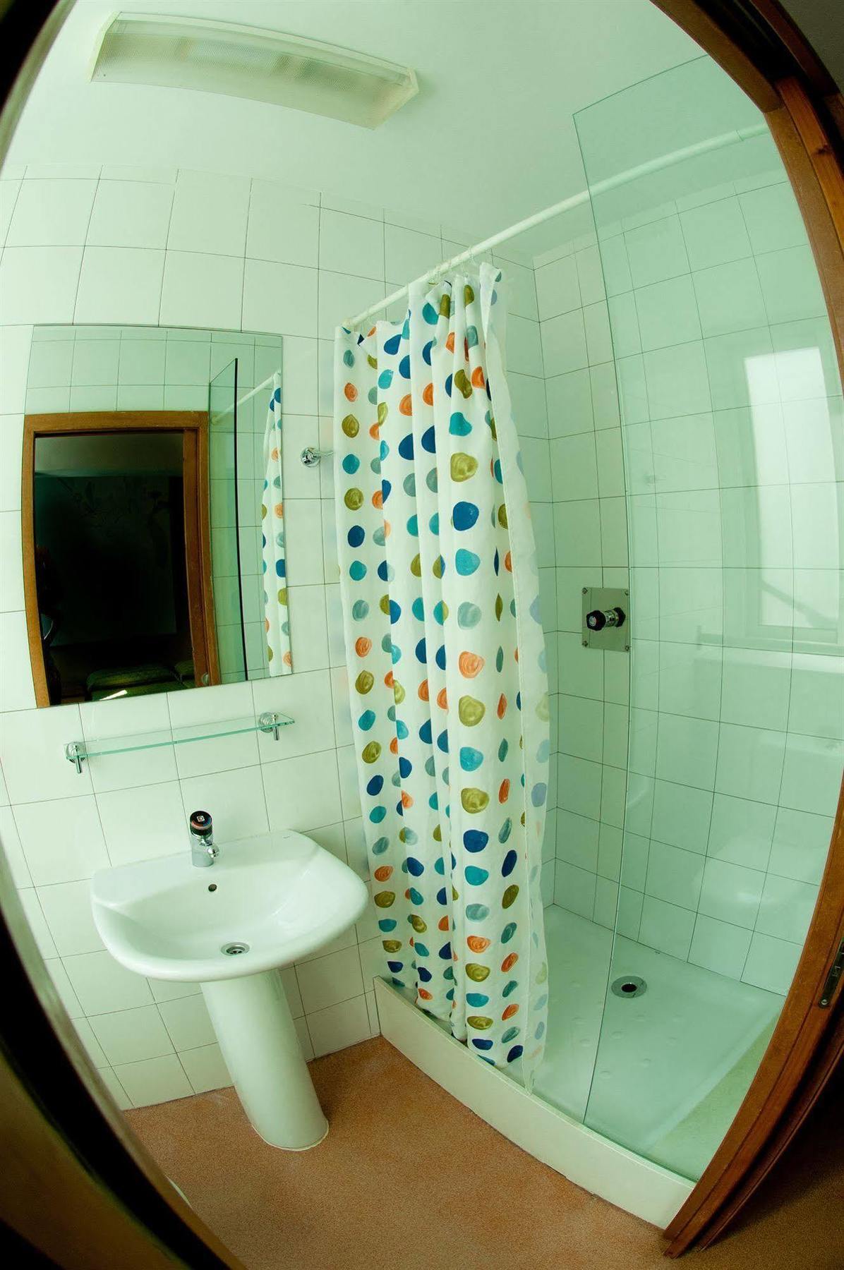 Be Dream Hostel Badalona Exterior photo